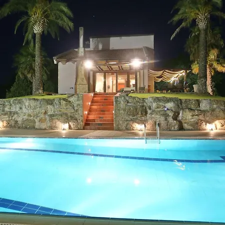 Verde - Pool, Bbq, 5 Bdrms, View, Garden Villa *